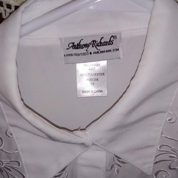 Meet your Posher, Eleftheria - Picture 2 of 5